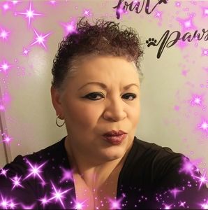 Meet your Posher, Claudia perez